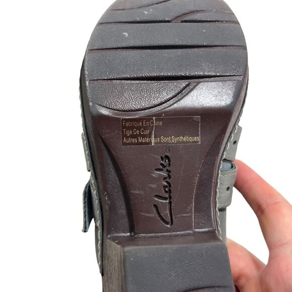 Clarks women's shoes 7 blue leather slip on 2.5" block heel round toe - Picture 8 of 9